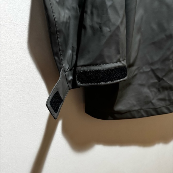 Kavu Men’s Army Green Raincoat Jacket - Picture 9 of 10